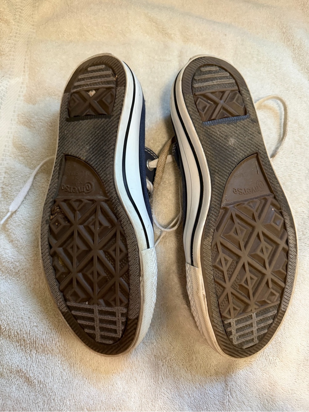 Blue converse - Picture 7 of 8